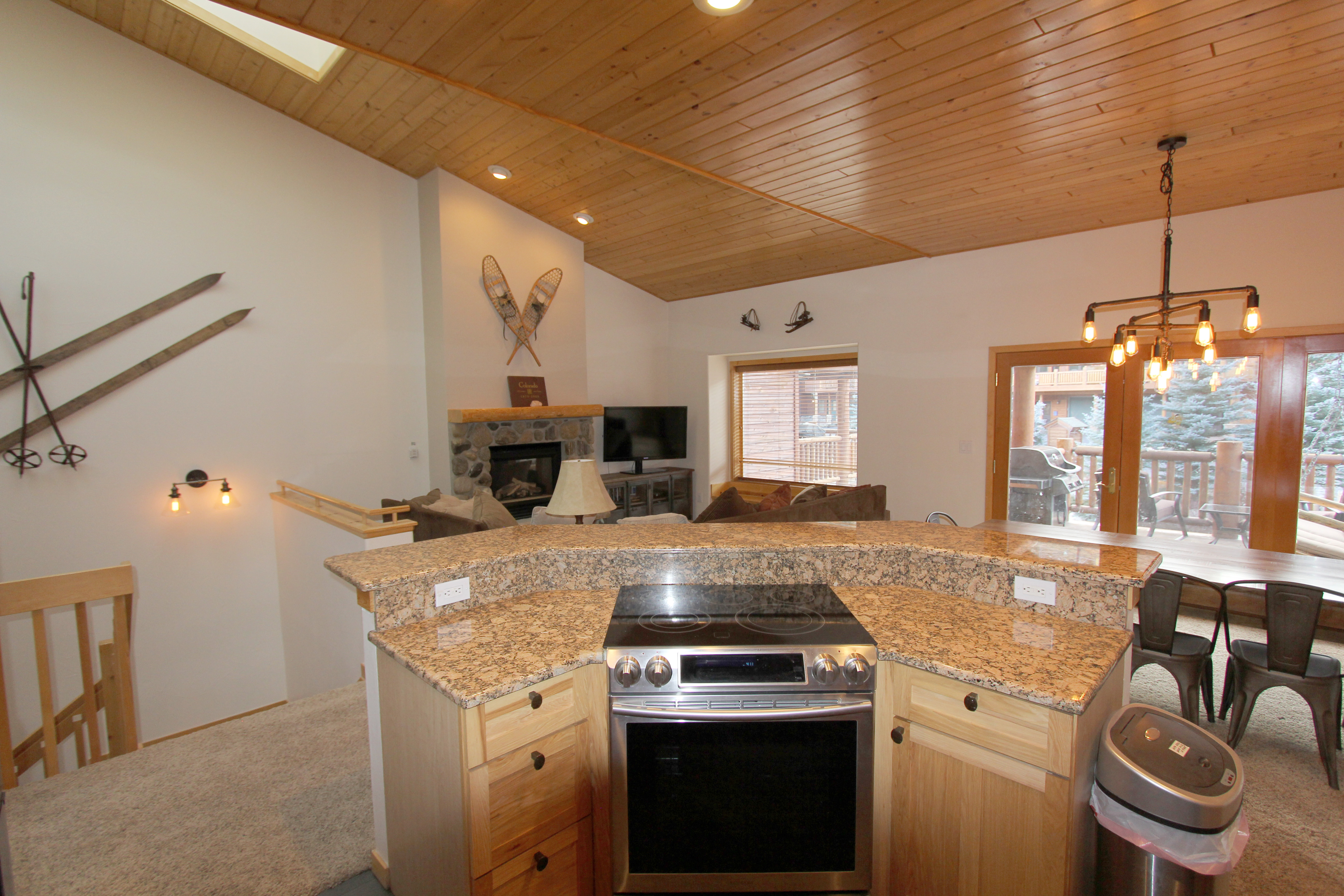 KitchenTable2